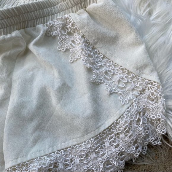 Lucy Love White Cream Crochet Trim Surplice High Waisted Shorts - Picture 5 of 5